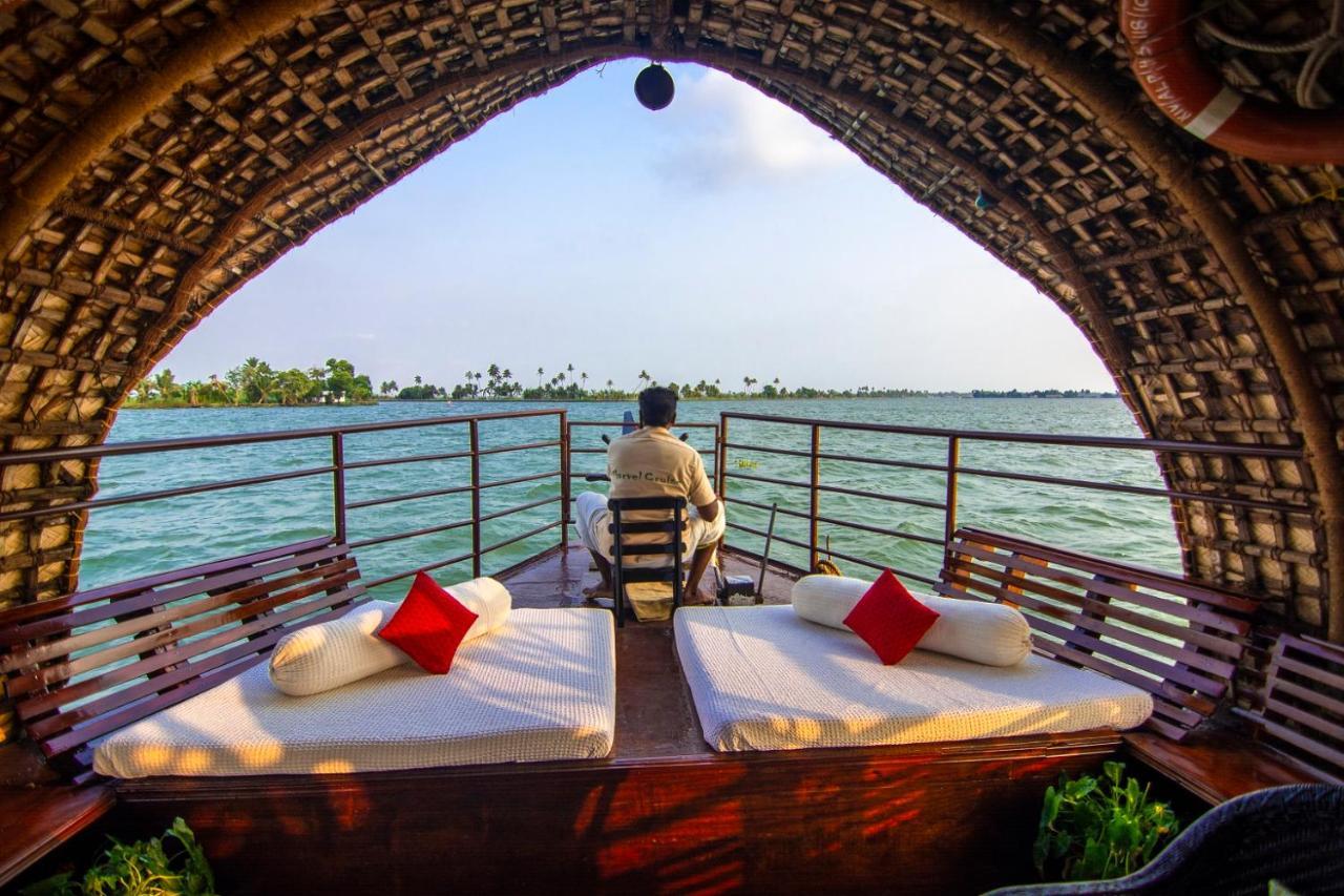 Hotel Marvel Cruise à Alappuzha Extérieur photo