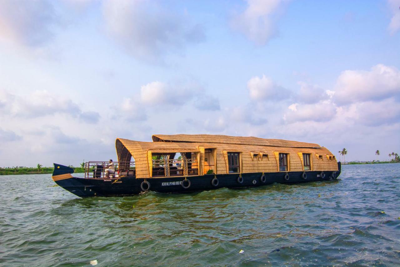 Hotel Marvel Cruise à Alappuzha Extérieur photo